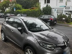 Grau Gebraucht 2018 Renault Captur Intens SUV | 11.500 € (Etwas zu teuer)