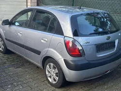 Silber Gebraucht 2009 Kia Rio EX Limousine | 970 € (Superpreis)