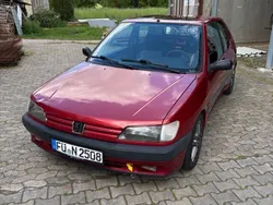 Rot Gebraucht 1994 Peugeot 306 Limousine | 980 €