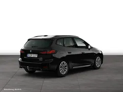 Schwarz Gebraucht 2024 BMW 220 Active Tourer Van / Kleinbus | 43.352 €