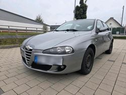 Grau Gebraucht 2005 Alfa Romeo 147 Kleinwagen | 600 € (Guter Preis)