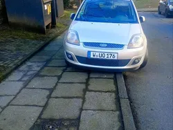 Silber Gebraucht 2008 Ford Fiesta Ghia Kleinwagen | 1.900 € (Fairer Preis)