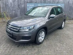 Pepper grey metallic Gebraucht 2015 VW Tiguan Trendline SUV | 11.500 € (Fairer Preis)