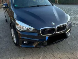 Blau Gebraucht 2016 BMW 218 Active Tourer Advantage Van / Kleinbus | 12.400 € (Guter Preis)