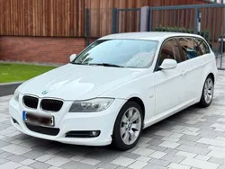 Weiß Gebraucht 2011 BMW 318 Kombi | 3.900 € (Guter Preis)