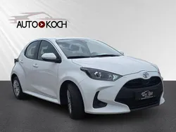Weiß Gebraucht 2021 Toyota Yaris Comfort Kleinwagen | 16.989 € (Teuer)