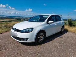Weiß Gebraucht 2011 VW Golf VI Trendline Kleinwagen | 5.800 € (Fairer Preis)