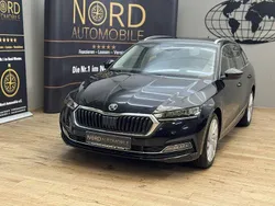 Schwarzmagic perlef (metallic) Gebraucht 2022 Skoda Octavia Style Kombi | 21.699 € (Superpreis)
