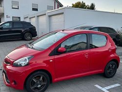 Rot Gebraucht 2012 Toyota Aygo Kleinwagen | 2.300 € (Fairer Preis)