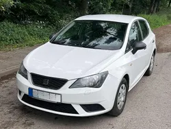 Weiß Gebraucht 2012 Seat Ibiza Reference Limousine | 2.800 € (Guter Preis)