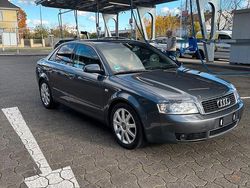 Grau Gebraucht 2001 Audi A4 Limousine | 1.699 € (Fairer Preis)