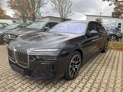 Blau (tansanitblau metallic) Gebraucht 2024 BMW 750e M Sport Limousine | 124.900 €