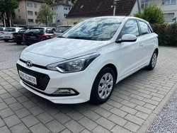 Weiß Gebraucht 2017 Hyundai i20 Active Kleinwagen | 9.750 € (Fairer Preis)
