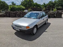 Silber Gebraucht 1993 Opel Astra Limousine | 4.900 €
