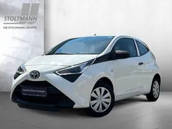 Weiß Gebraucht 2021 Toyota Aygo Business Edition Kleinwagen | 9.444 € (Fairer Preis)