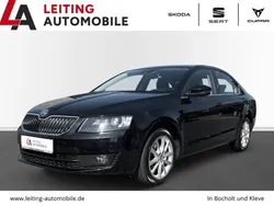 Schwarz Gebraucht 2013 Skoda Octavia Elegance Limousine | 8.845 € (Fairer Preis)