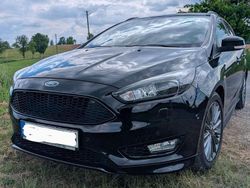 Schwarz Gebraucht 2017 Ford Focus ST-Line Kombi | 10.800 € (Fairer Preis)