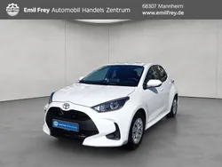 Schneeweiß Neu 2025 Toyota Yaris Hybrid Business Edition Limousine | 21.990 € (Guter Preis)