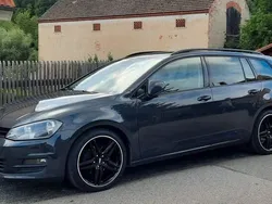 Grau Gebraucht 2015 VW Golf VII Comfortline Kombi | 8.000 € (Guter Preis)