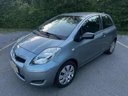 Grau Gebraucht 2009 Toyota Yaris Kleinwagen | 4.990 € (Etwas zu teuer)
