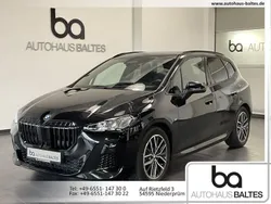 Saphirschwarz met. Gebraucht 2022 BMW 220 Active Tourer M Sport Van / Kleinbus | 31.850 € (Fairer Preis)