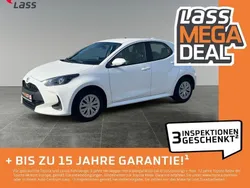 Weiß Gebraucht 2022 Toyota Yaris Comfort Limousine | 13.780 €
