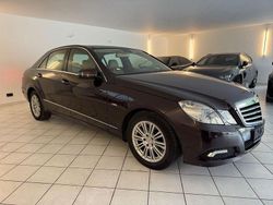 Braun Gebraucht 2009 Mercedes E250 Limousine | 9.990 € (Fairer Preis)