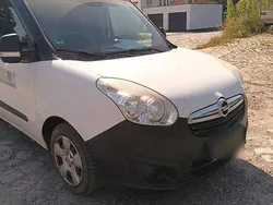 Weiß Gebraucht 2013 Opel Combo Van / Kleinbus | 3.600 € (Fairer Preis)