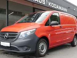 Rot Gebraucht 2016 Mercedes Vito Van / Kleinbus | 12.950 € (Guter Preis)