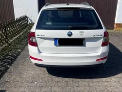 Weiß Gebraucht 2013 Skoda Octavia Ambition Kombi | 7.000 € (Teuer)