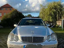 Silber Gebraucht 2005 Mercedes C270 Limousine | 1.990 €