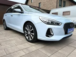 Blau Gebraucht 2018 Hyundai i30 Premium Kombi | 11.000 € (Guter Preis)
