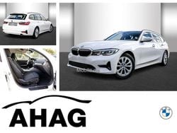 Weiß Gebraucht 2022 BMW 318 Advantage Kombi | 21.940 € (Guter Preis)