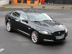 Santorini black metallic Gebraucht 2015 Jaguar XF Limousine | 24.990 €