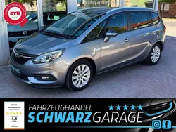 Grau Gebraucht 2018 Opel Zafira Van / Kleinbus | 13.990 € (Fairer Preis)