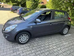 Grau Gebraucht 2009 Hyundai i20 Classic Limousine | 2.400 € (Fairer Preis)