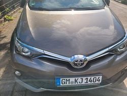 Grau Gebraucht 2017 Toyota Auris Edition-S Limousine | 11.500 € (Fairer Preis)