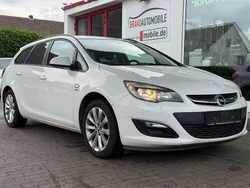 Weiß Gebraucht 2013 Opel Astra Active Kombi | 4.799 € (Guter Preis)