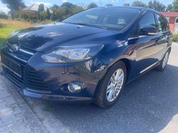 Blau Gebraucht 2014 Ford Focus Titanium Kombi | 5.499 € (Guter Preis)