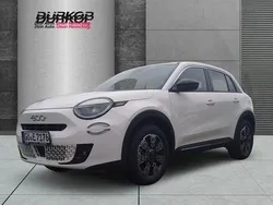 Weiss Gebraucht 2024 Fiat 600 Style SUV | 22.950 € (Superpreis)