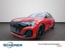 Chilirot metallic (metallic) Gebraucht 2025 Audi SQ8 Advanced Plus SUV | 104.990 €