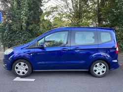 Blau Gebraucht 2014 Ford Tourneo Courier Trend Van / Kleinbus | 5.600 € (Fairer Preis)