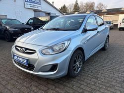 Grau Gebraucht 2012 Hyundai Accent Limousine | 5.999 €