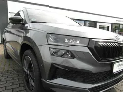 Graphite grau Gebraucht 2024 Skoda Karoq SportLine SUV | 39.950 € (Teuer)