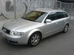 Grau Gebraucht 2002 Audi A4 Kombi | 2.350 € (Guter Preis)