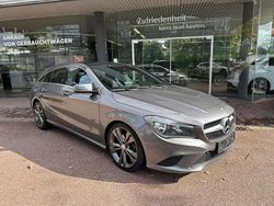 Mountaingrau met. Gebraucht 2015 Mercedes CLA200 Kombi | 14.950 €