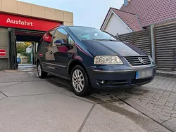 Blau Gebraucht 2004 VW Sharan Van / Kleinbus | 2.666 € (Fairer Preis)