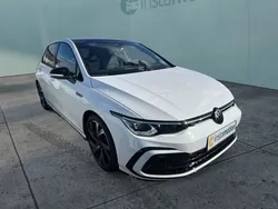 Weiß Gebraucht 2024 VW Golf VIII R-line Limousine | 28.440 € (Guter Preis)