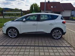 Weiß Gebraucht 2017 Renault Scénic IV Experience Van / Kleinbus | 11.900 € (Fairer Preis)