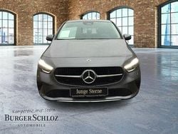 Grau Gebraucht 2025 Mercedes B180 Van / Kleinbus | 33.270 € (Guter Preis)